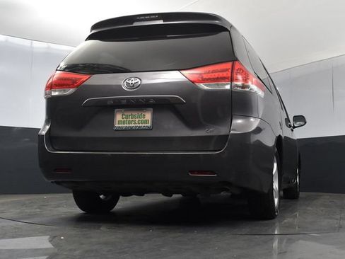 Used 2012 Toyota Sienna LE FWD image 23