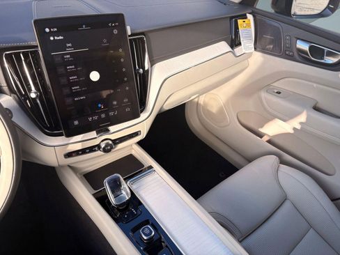 New 2026 Volvo XC60 B5 Ultra w/ Climate Package image 24