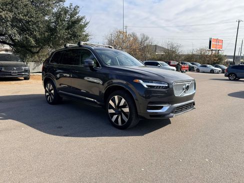 Certified 2024 Volvo XC90 T8 Plus w/ Protection Package Premier image 8