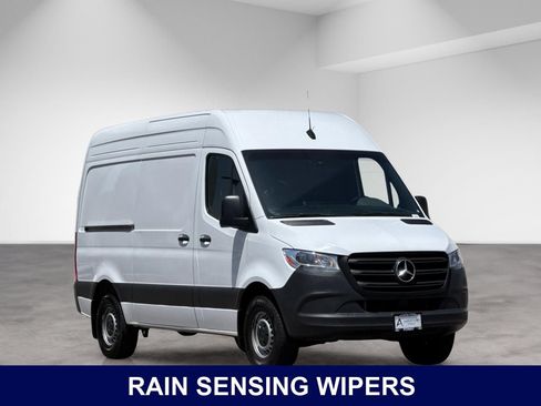 Used 2024 Mercedes-Benz Sprinter 2500 image 8