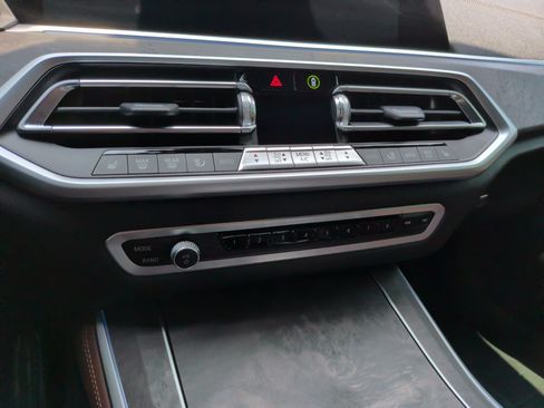 Used 2022 BMW X5 xDrive45e w/ M Sport Package AWD/4WD image 21