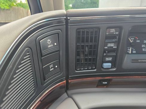 Used 1997 Buick Le Sabre Custom w/ Headliner Lighting Pkg FWD image 26