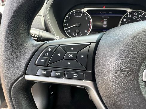 Used 2025 Nissan Sentra SV FWD image 40
