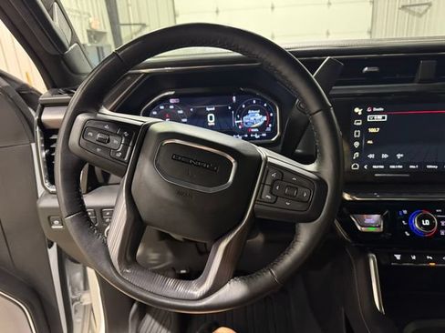Used 2024 GMC Sierra 2500 Denali Ultimate AWD/4WD image 13