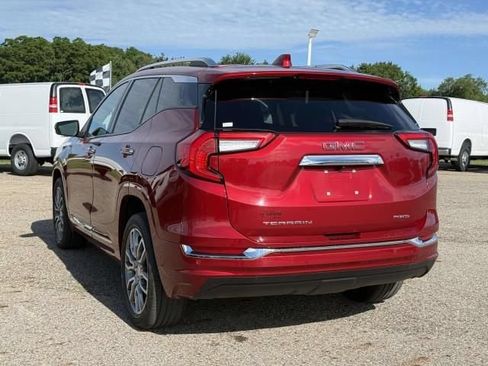 Used 2024 GMC Terrain Denali w/ Denali Premium Package AWD/4WD image 6