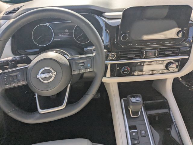 Used 2022 Nissan Pathfinder SL AWD/4WD image 13