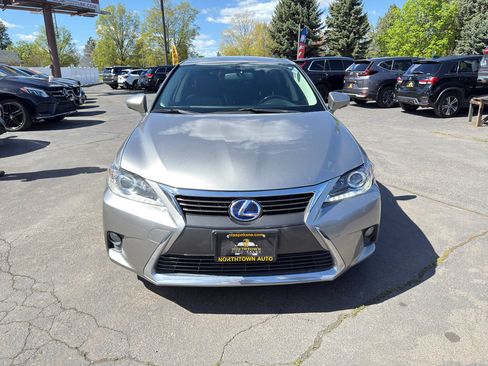 Used 2017 Lexus CT 200h w/ Accessory Package 2 FWD image 12