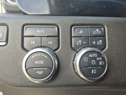 Used 2025 GMC Sierra 1500 SLT image 22