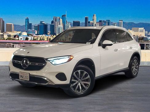 Used 2024 Mercedes-Benz GLC 300 image 2