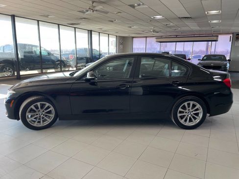 Used 2017 BMW 320i xDrive Sedan image 4