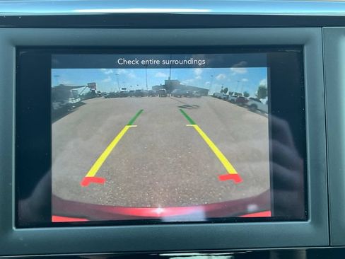 Used 2018 Chrysler Pacifica L FWD image 25