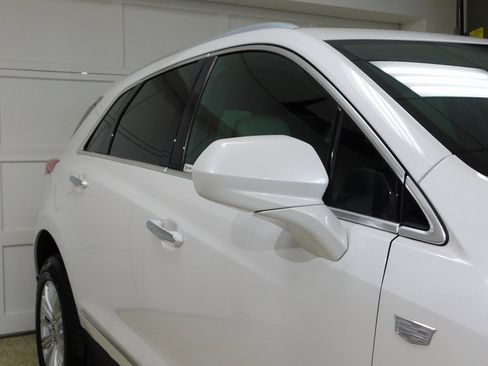 Used 2018 Cadillac XT5 AWD image 9