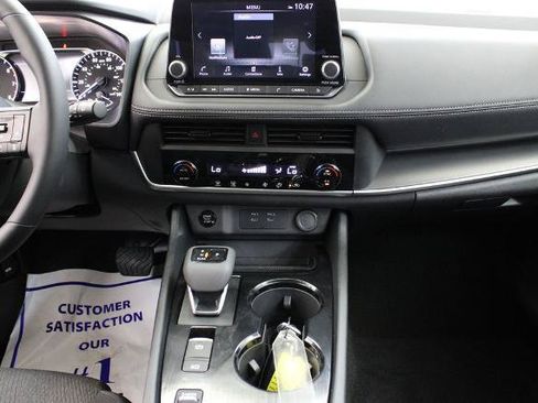 Certified 2026 Nissan Rogue SV FWD image 21