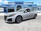 Used 2023 Nissan Altima 2.5 SL image 2