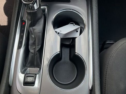Used 2022 Chevrolet Malibu LT FWD image 18