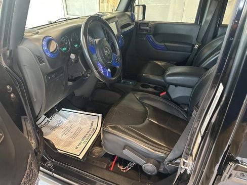 Used 2016 Jeep Wrangler Unlimited Rubicon w/ Dual Top Group image 8