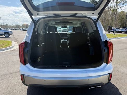 Used 2025 Kia Telluride S image 12