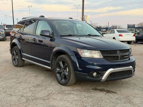 Used 2020 Dodge Journey Crossroad image 3