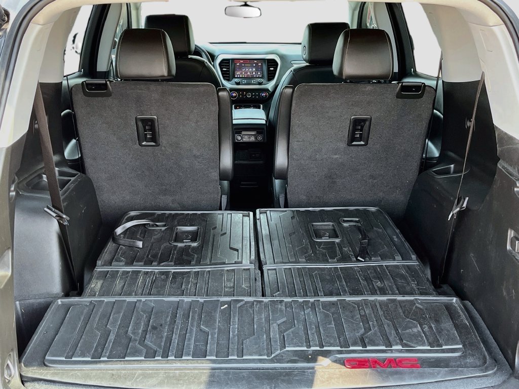 Used 2023 GMC Acadia SLT w/ Technology Package AWD/4WD image 28