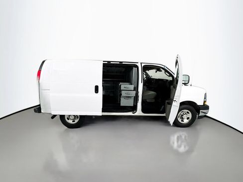 Used 2021 Chevrolet Express 3500 w/ Driver Convenience Package RWD image 21