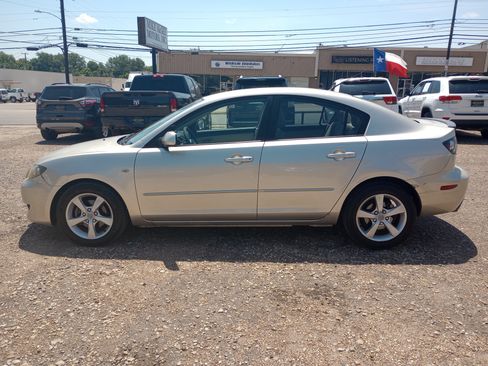 Used 2006 MAZDA MAZDA3 i Touring FWD image 4