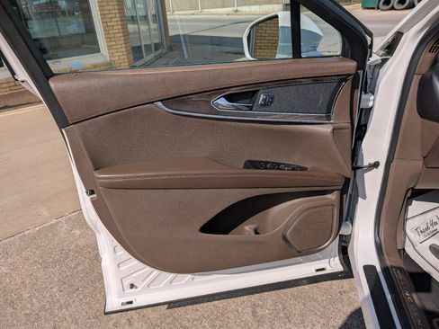 Used 2018 Lincoln MKX Reserve w/ Lincoln MKX Climate Package AWD/4WD image 9