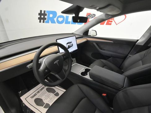 Used 2023 Tesla Model Y Long Range AWD/4WD image 14