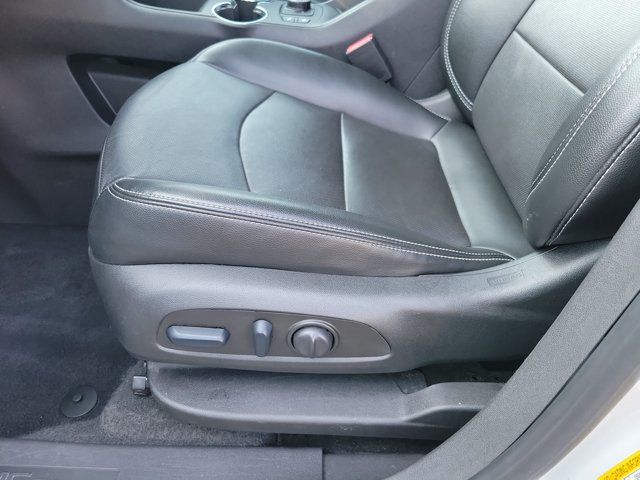 Used 2024 GMC Terrain SLT AWD/4WD image 11