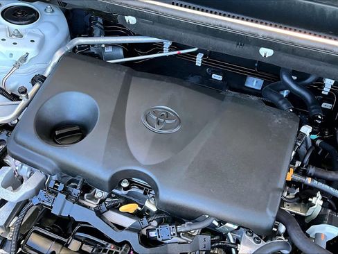 Used 2023 Toyota RAV4 LE image 31