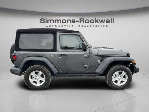 Used 2022 Jeep Wrangler Sport AWD/4WD image 7
