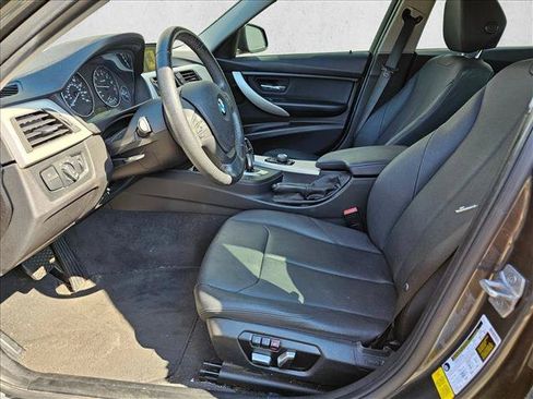 Used 2017 BMW 320i Sedan RWD image 17