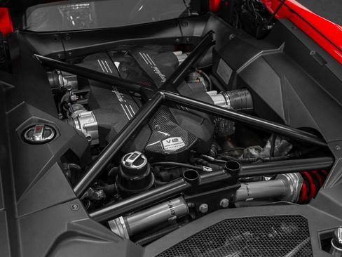 Used 2018 Lamborghini Aventador S image 49