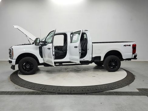 Used 2023 Ford F250 XL w/ STX Appearance Package AWD/4WD image 12