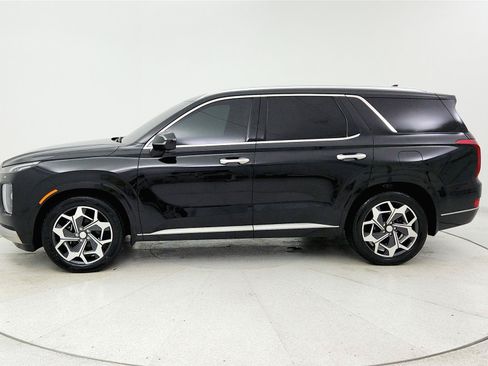 Used 2022 Hyundai Palisade Calligraphy w/ Winter Package FWD image 2