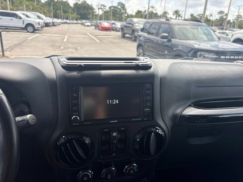 Used 2016 Jeep Wrangler Unlimited Sahara AWD/4WD image 22