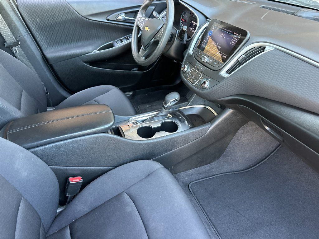 Used 2023 Chevrolet Malibu LT FWD image 17