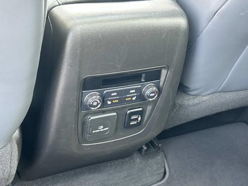 Used 2018 Buick Enclave Premium w/ Experience Buick Package FWD image 23
