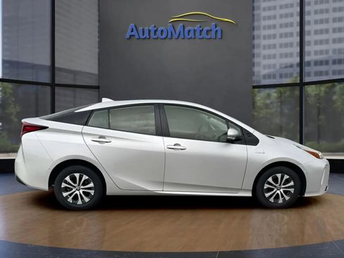 Used 2020 Toyota Prius XLE w/ Preferred Accessory Package image 12