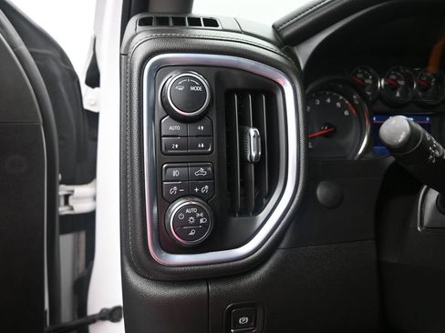 Used 2021 Chevrolet Silverado 1500 LTZ w/ Z71 Off-Road Package AWD/4WD image 12