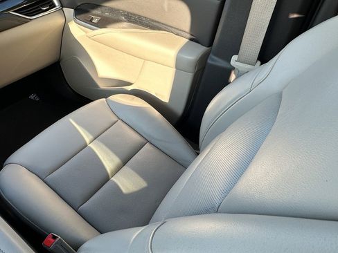 Used 2019 Cadillac XT4 Premium Luxury w/ Enhanced Visibility Package image 17