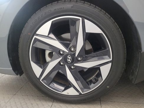 Used 2022 Hyundai Elantra Limited FWD image 31