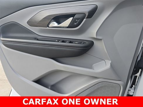 Used 2024 GMC Terrain SLE image 27