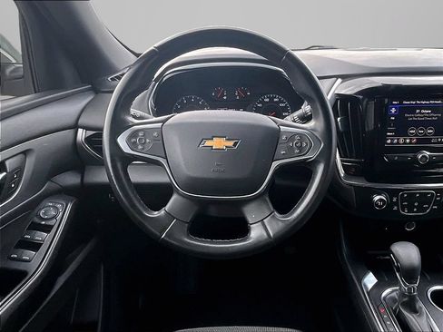 Used 2023 Chevrolet Traverse LT FWD image 6