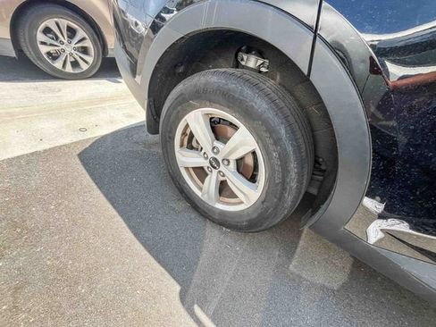 Certified 2023 Kia Sorento LX FWD image 6
