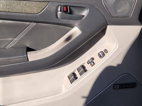 Used 2004 Toyota 4Runner Limited image 23