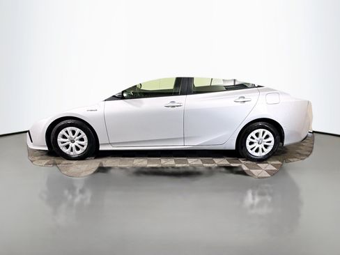 Used 2021 Toyota Prius LE FWD image 6