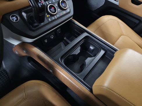 Used 2023 Land Rover Defender 130 First Edition image 33