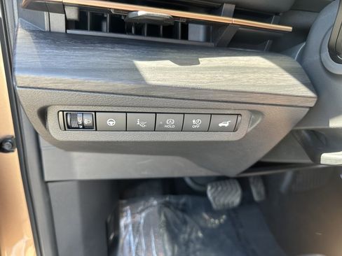 Used 2023 Nissan Ariya FWD image 35