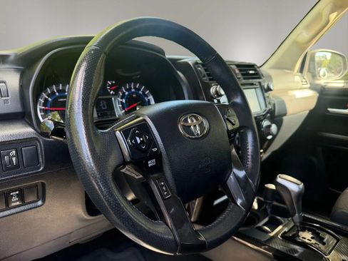 Used 2018 Toyota 4Runner TRD Off-Road AWD/4WD image 13