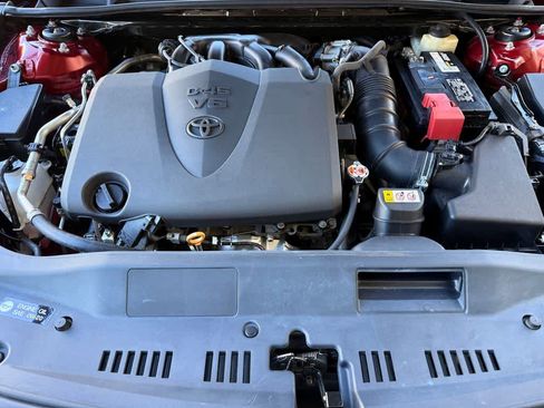 Used 2019 Toyota Avalon Touring FWD image 9